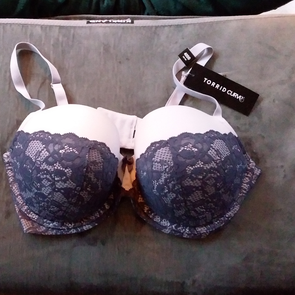 New Lilac/Purple Torrid Demi Bra, 40DD, with Tags